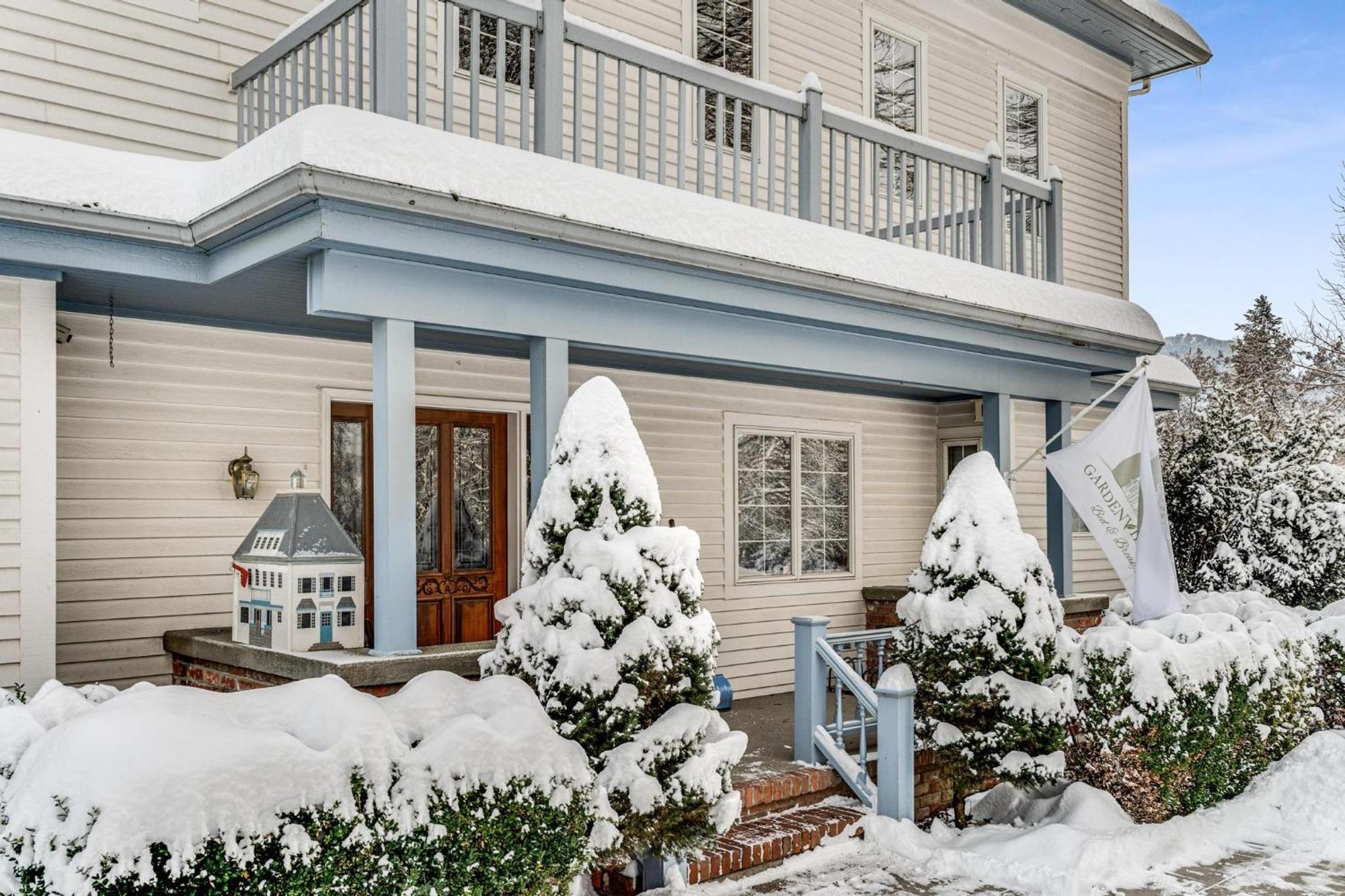 Gardenview Estate Bed And Breakfast Kettle Falls Exterior photo