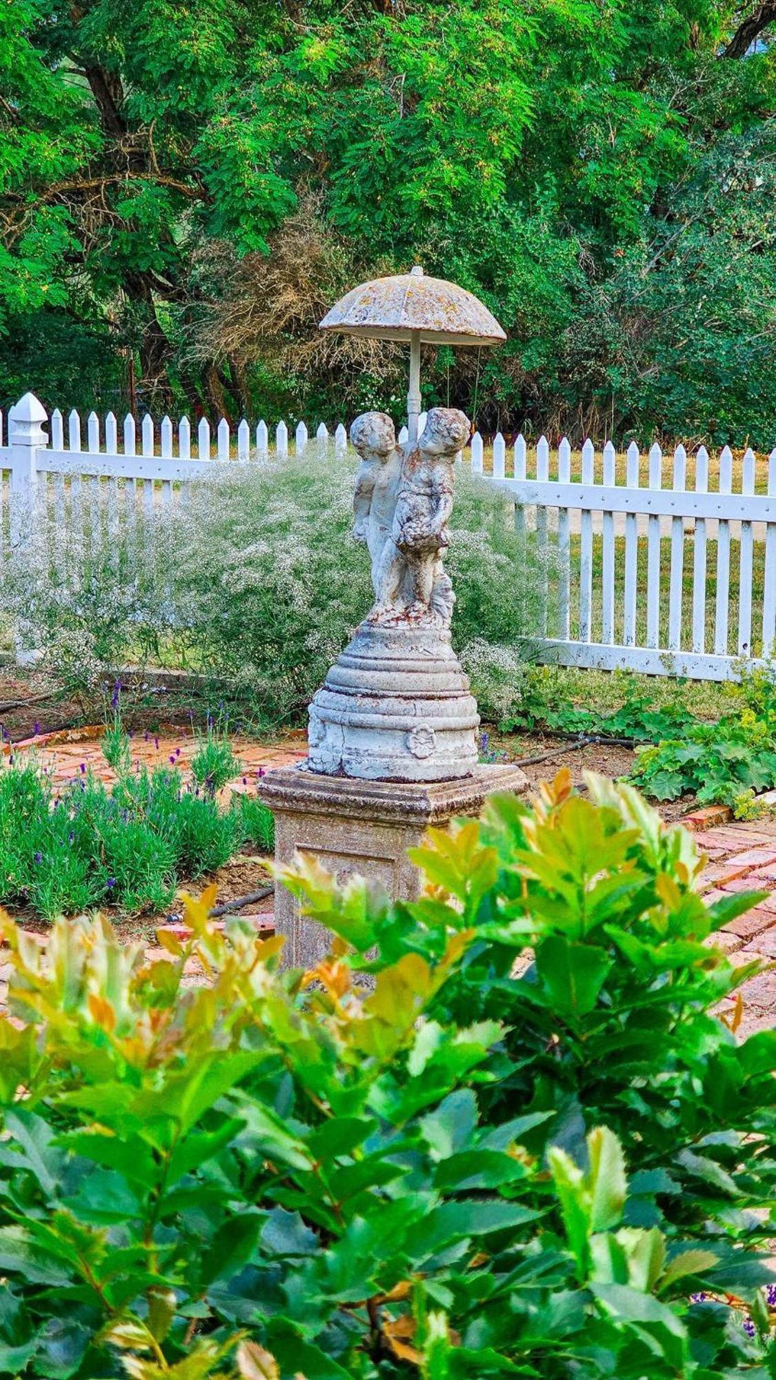 Gardenview Estate Bed And Breakfast Kettle Falls Exterior photo